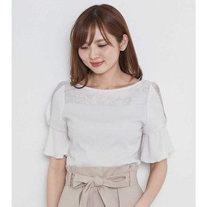 Proportion body dressing T-shirt blouse
